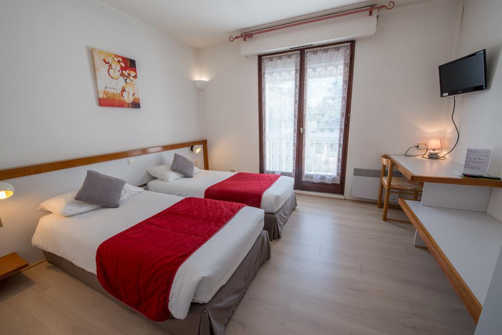 Logis Hotels - Hotel Et Restaurant Les Cordeliers Casteljaloux Bagian luar foto