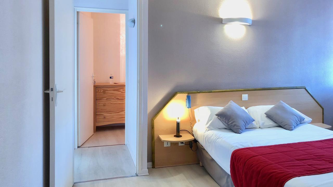 Logis Hotels - Hotel Et Restaurant Les Cordeliers Casteljaloux Bagian luar foto