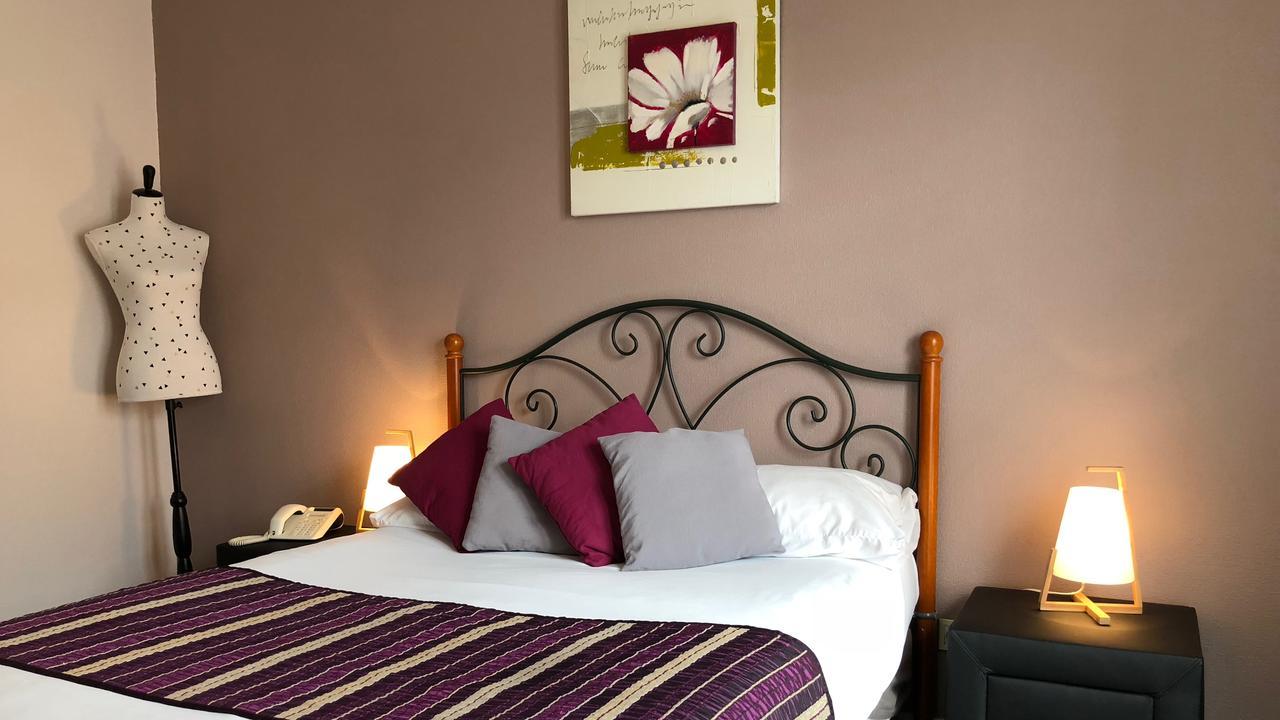 Logis Hotels - Hotel Et Restaurant Les Cordeliers Casteljaloux Bagian luar foto